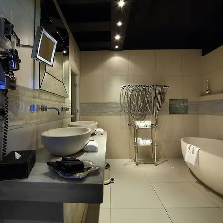 Le Saint Roch Hotel 5*