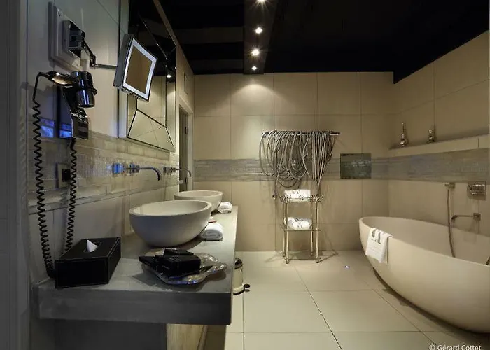 Le Saint Roch Hotel 5*